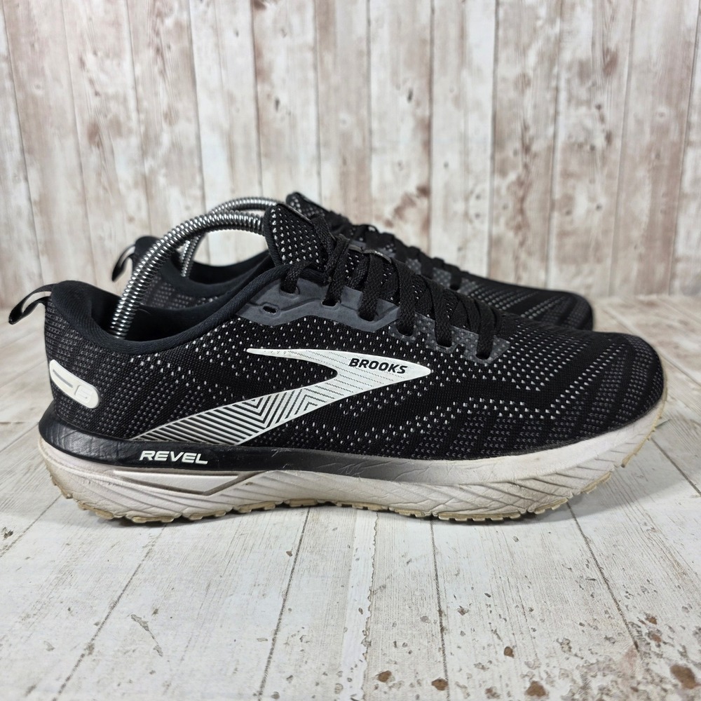 Brooks Revel 6 Womens Running Shoes Black White 1203861B012 Size 11
